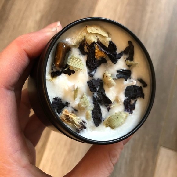 *Warm Magic* 4oz Soy Wax Candle - Picture 2 of 6